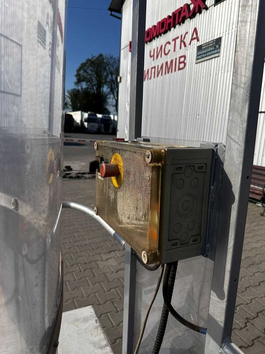 Продам автоматично ручну щітку для мийки вантажних авто