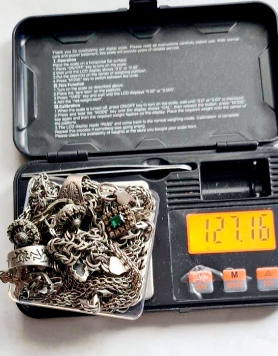 В продаже серебро 925 пробы.