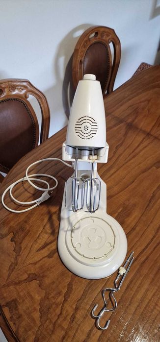 Vendo batedeira de bolo