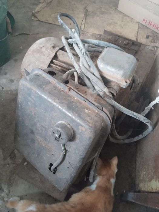 Електро мотор 380 в 3 фазний самовивіз