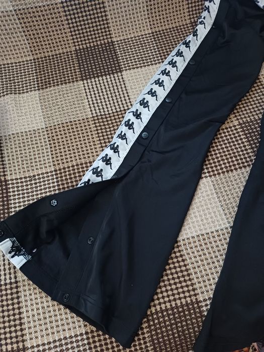 Нові штани kappa , розмір s-m ,  утеплення,  кльош , на кнопках