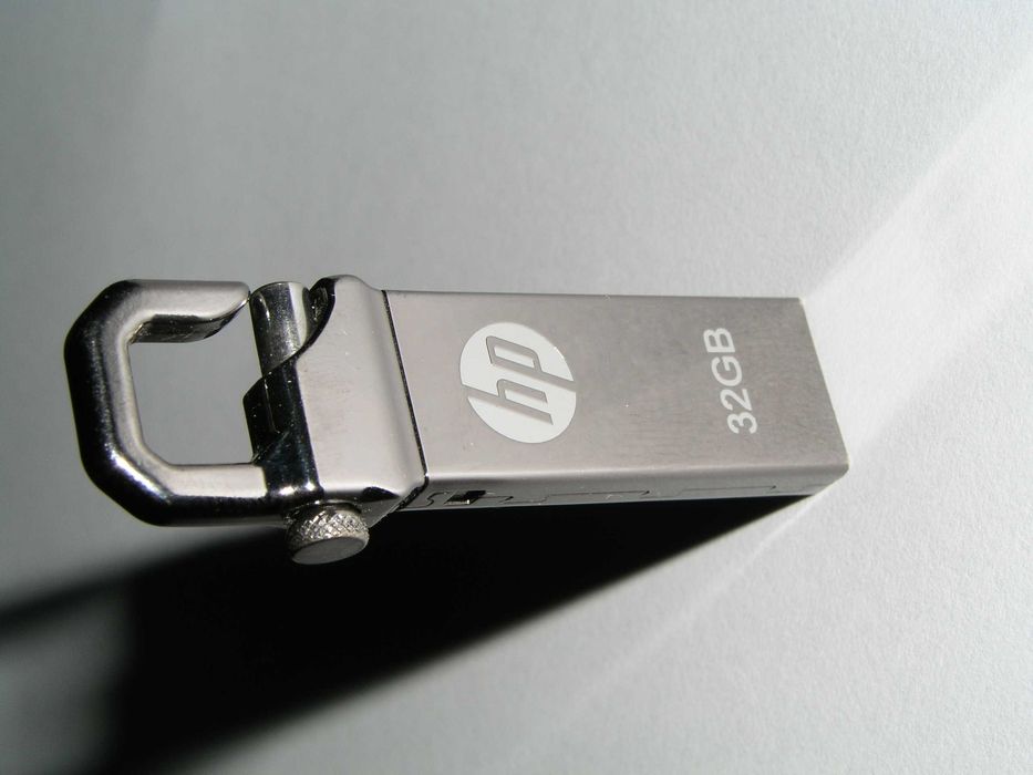 Флэш HP USB 2.0 Flash, 32 Гб новая