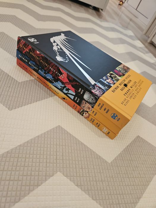 Komiksy z serii Batman Mroczny Rycerz 1-3