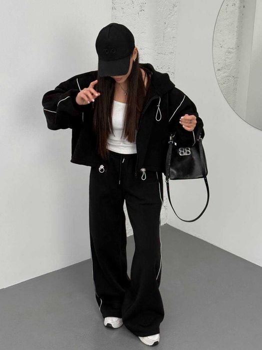 Жіночий спортивний костюм оверсайз на флісі з полосками і затяжками