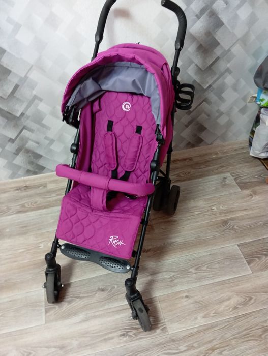 Прогулянкова коляска