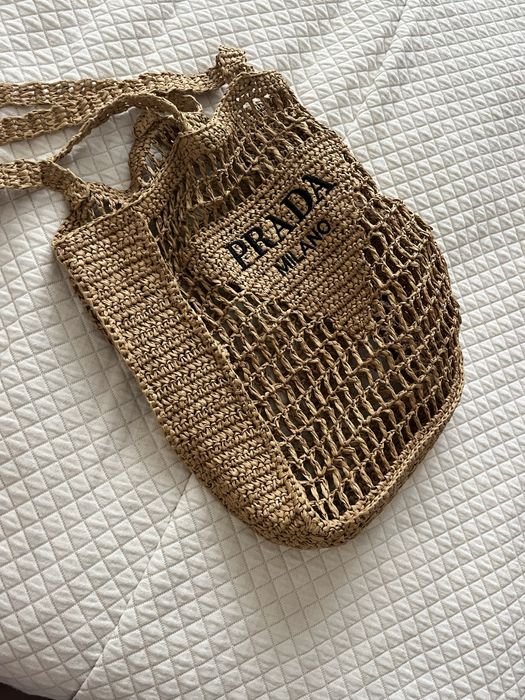 Prada torba slomiana beżowa