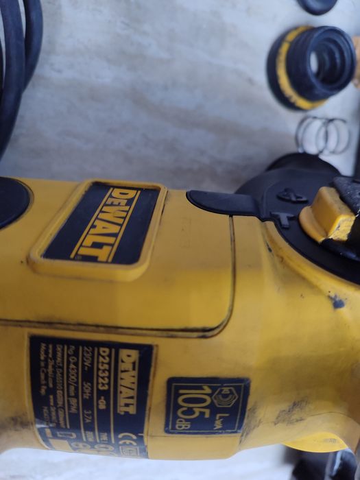 Młotowiertarka DeWalt D25323