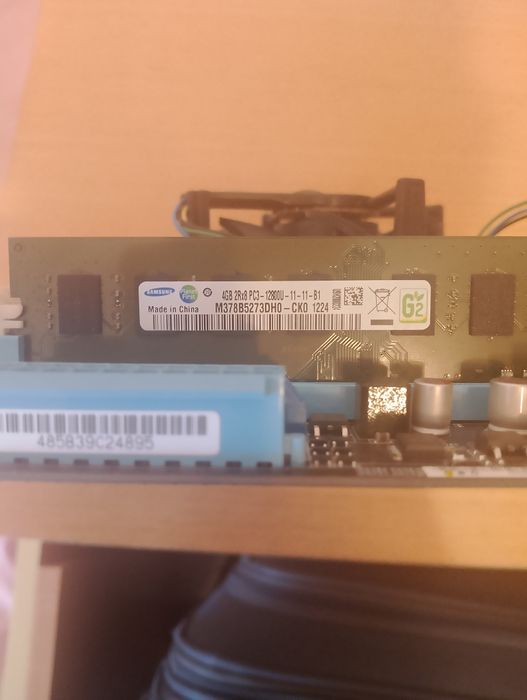 Материнская плата