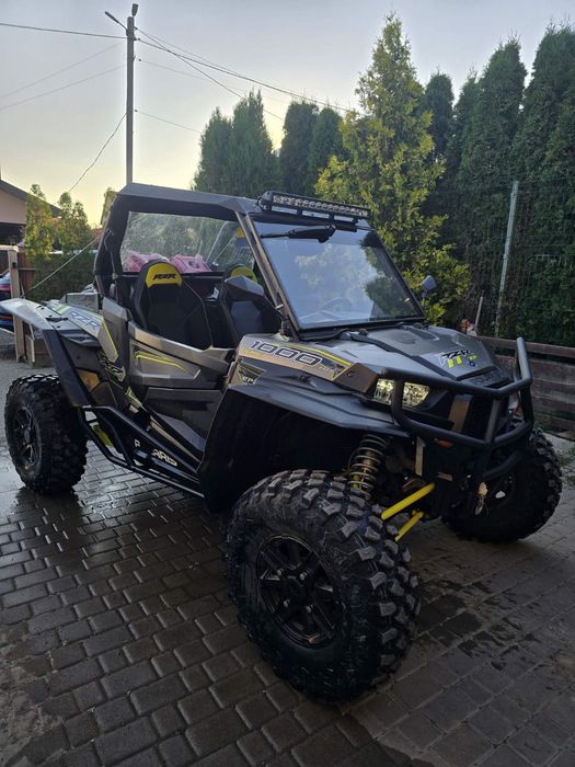 Мотовсюдихід Polaris RZR 1000 2016