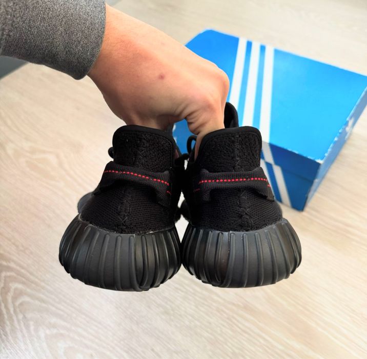 Кроссовки Adidas Yeezy Boost оригинал размер 43