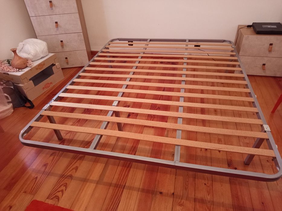 Colchão e estrado