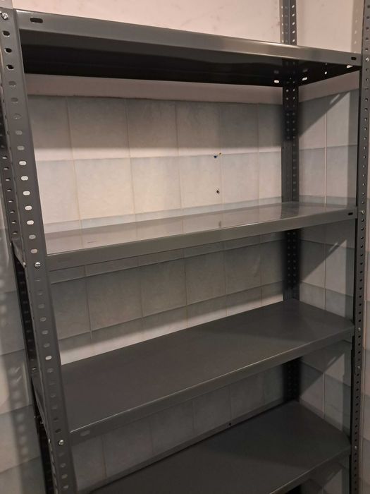 Estante metálica com 7 prateleiras