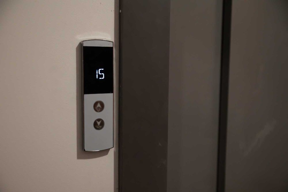 2-кімнатна квартира на Позняках. Високий поверх, панорама міста