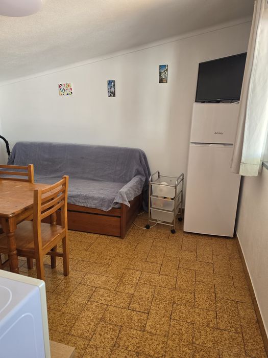 ALUGA-SE  Apartamento T0,  temporário para Férias