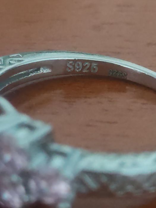 Anel Prata Zircônias Rosa