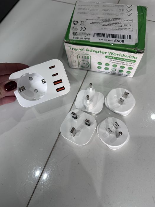 Adapter/gniazdo podrozne