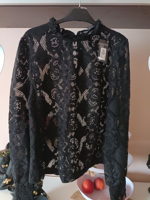 Śliczna koronkowa bluzka.