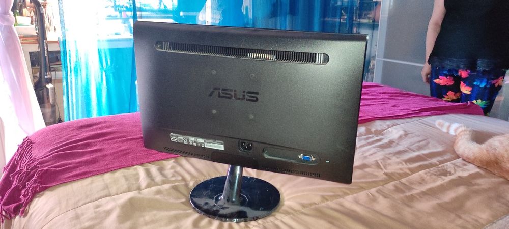 Monitor ASUS VS197DE449258362587719681