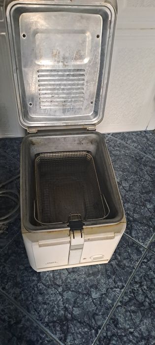 Fritadeira a óleo, eléctrica