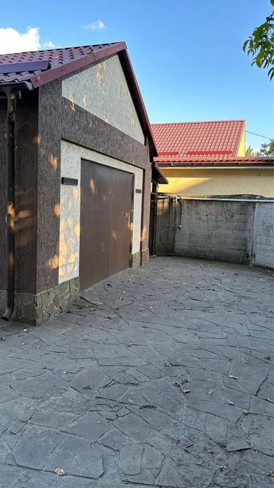 Продам офісно-житловий комплекс із меблями та технікою, Площа 614 м.кв, земельна ділянка 0,2932 Га, 10 хв від Кривого Рогу , Червоні Поди