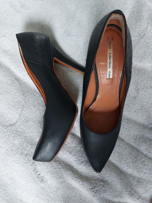 Szpilki czarne skorzane 40