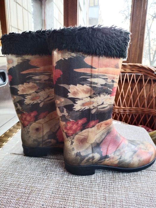 Сапоги резинові жіночі, теплі.