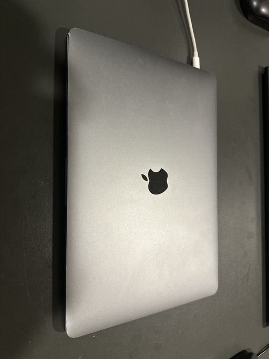 Macbook pro 13” touchbar