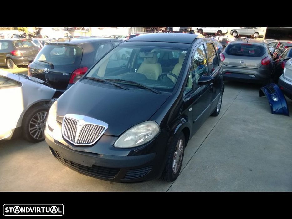 Lancia Musa 2006 para peças