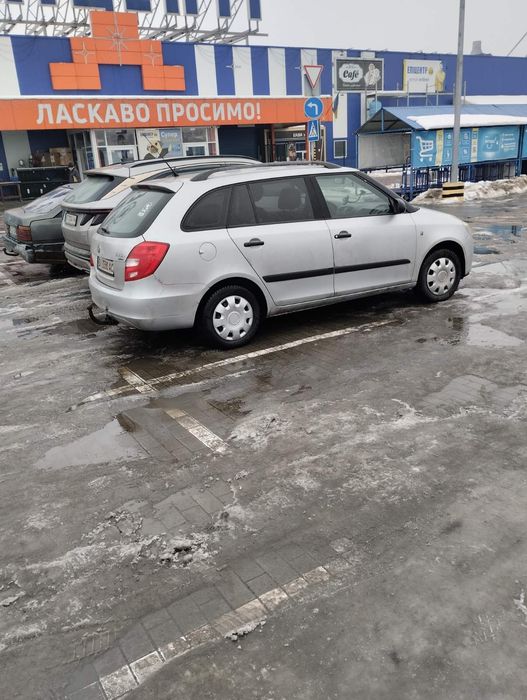 Авто автомобіль машина Skoda fabia 2