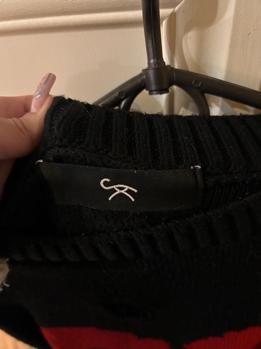 Sad kids sweater, akimata
