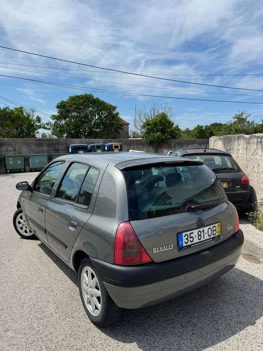 Vendo carro Renault Clio