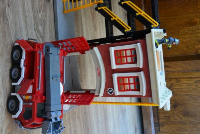 Remiza, wóz strażacki Fisher Price