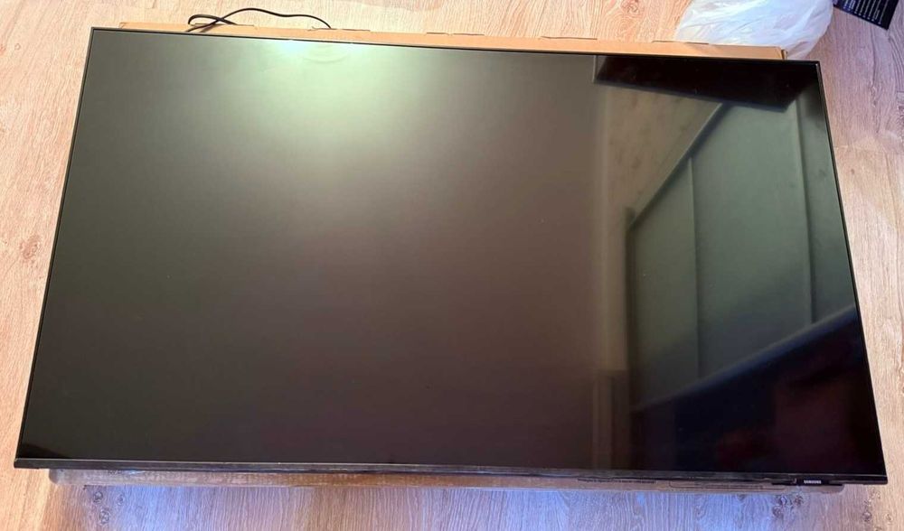 продам телевізор SAMSUNG QE50Q60DAUXUA