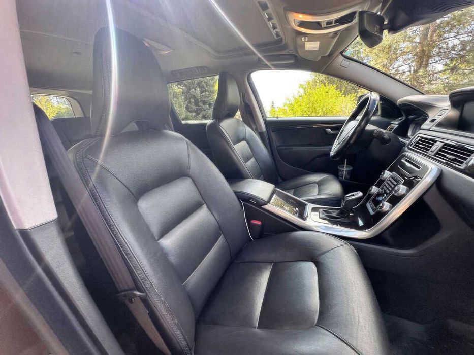 Volvo XC70 T5 Premier      2016