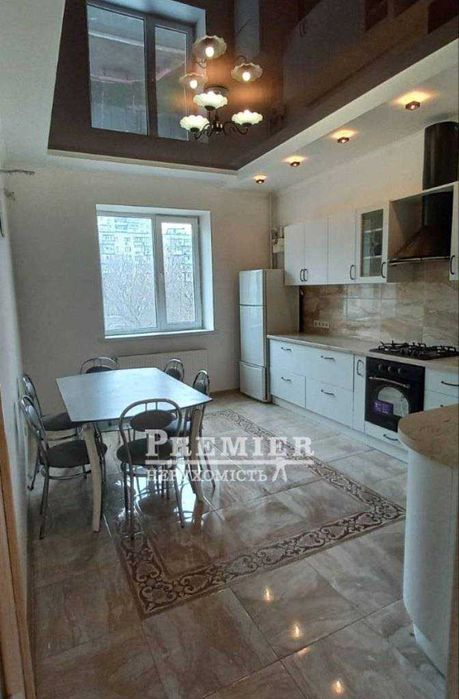 2-х кімнатна квартира в Престижному районі міста/червона цегла