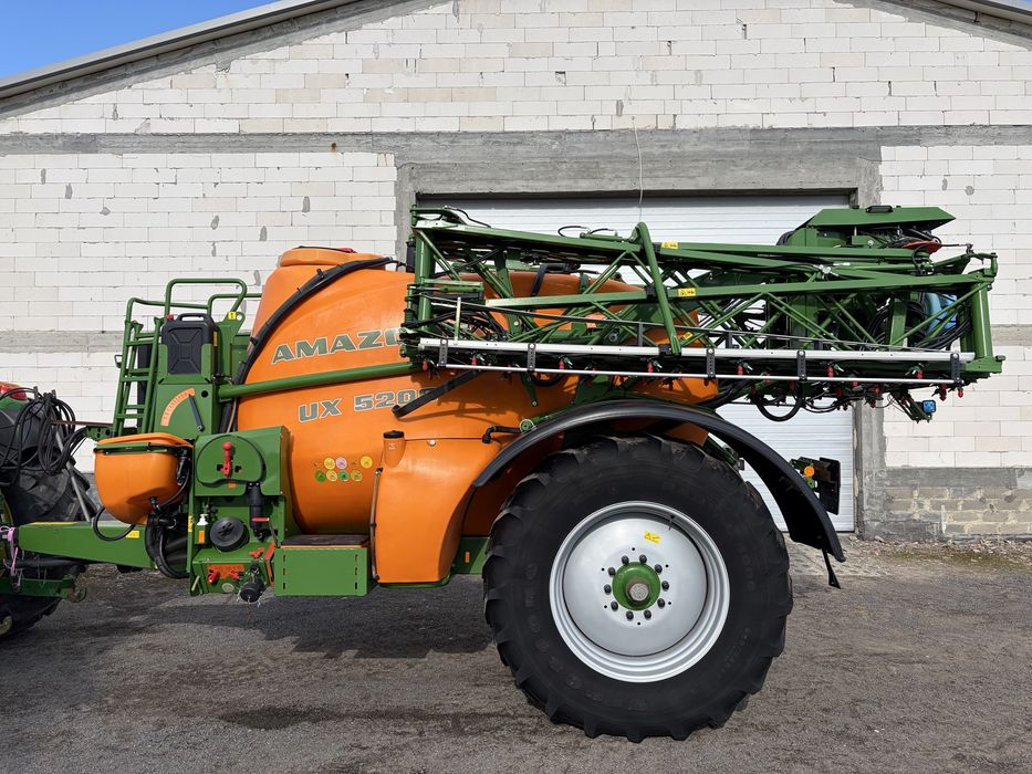 Opryskiwacz Amazone UX5200