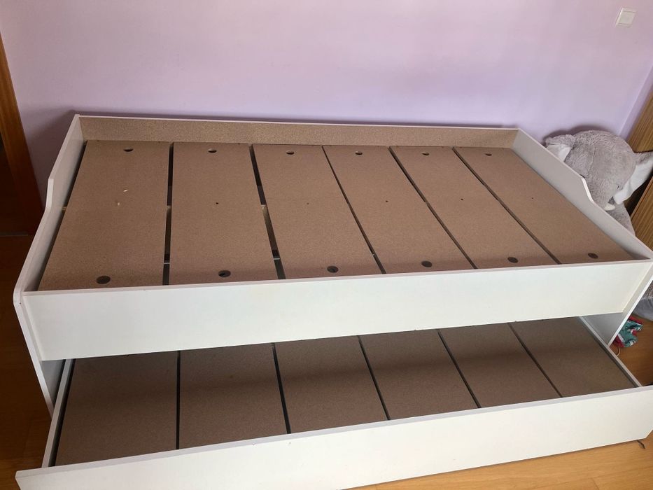 Estrutura cama com gavetão + colchão 185× 90 cm+ mesa cabeceira+cómoda