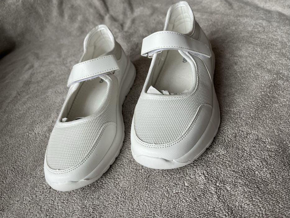 Сліпони на дівчинку 35р