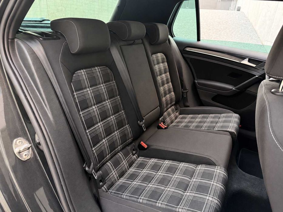 Volkwagen Golf 2.0 TDI GTD - Desde 185€/mês