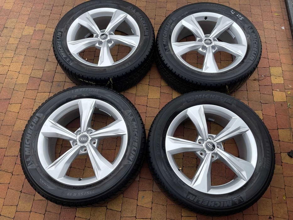 4128. Alufelgi koła letnie Audi Q3 F3 oryginalne jak nowe 5x112 ET43 235/50/19 Hankook 6.5mm 2025r