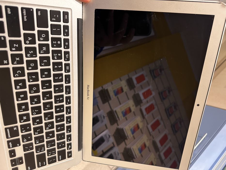 MacBook air 8Ram 256SSD intel core i5