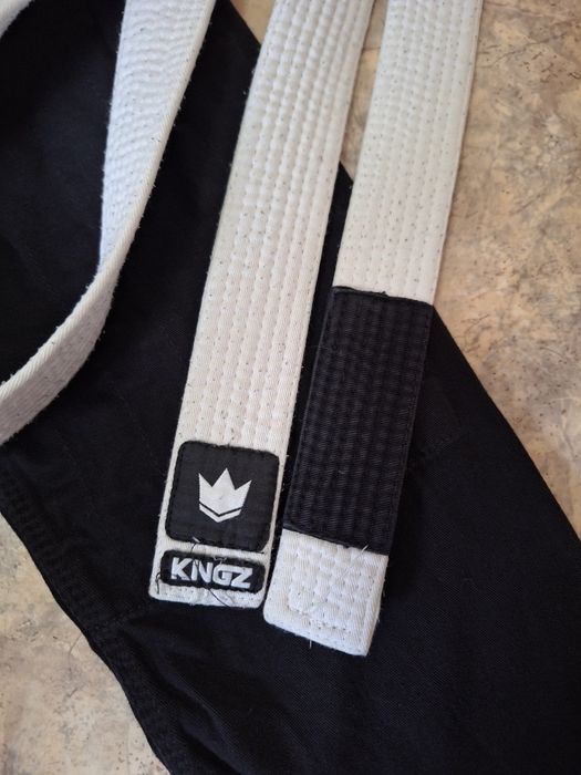 Кимоно для бразильского джиу-джитсу (BJJ) бренда Kingz.
