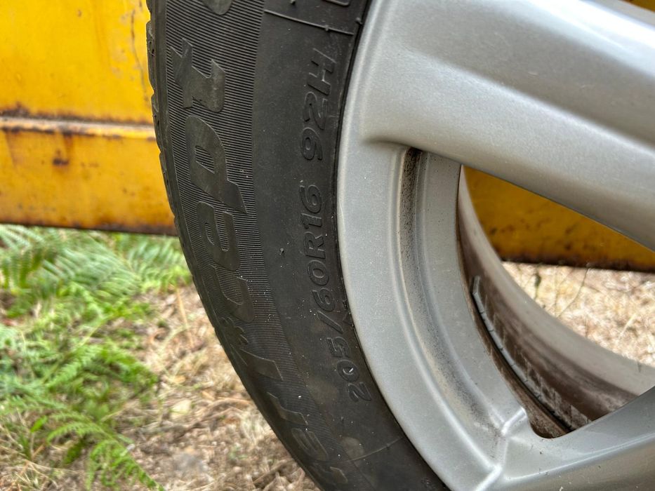 4 Jantes 16 com pneus semi novos neve