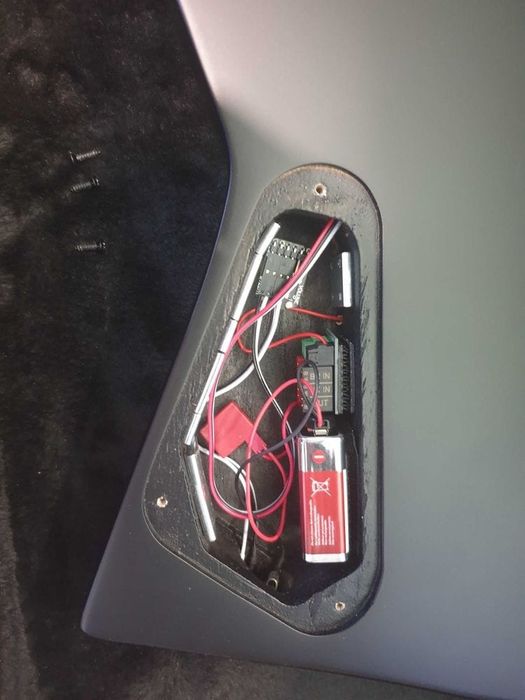 ESP LTD EX-201 Black Satin equipada com EMG 81