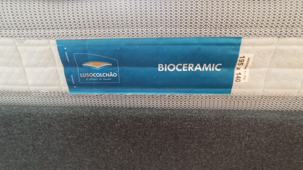 Cama casal estufada IDANÄS com colchão