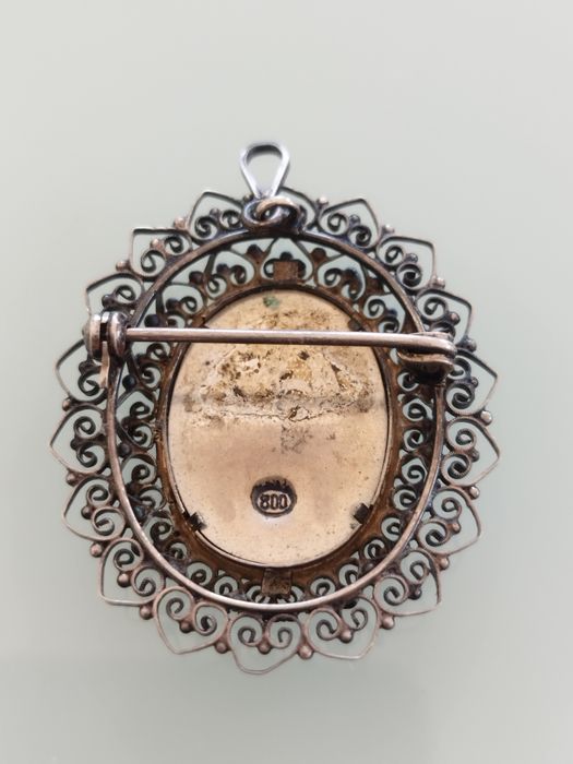 Lindo broche de prata antigo pintado à mão