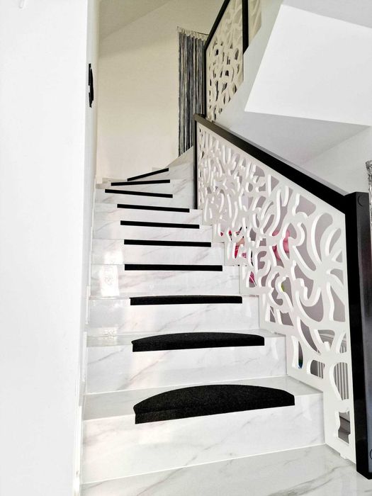 Nowoczesna loftowa balustrada schodowa poręcz antresola barierka