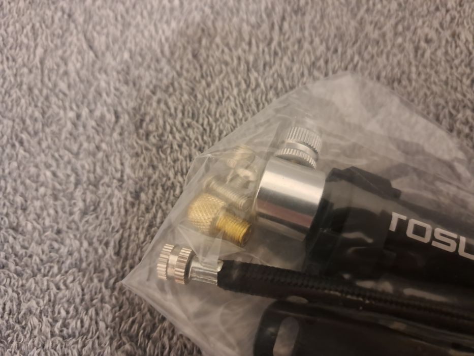 Pompka rowerowa TOSUOD Mini Czarna 50gram + Adapter Presta AV NOWA