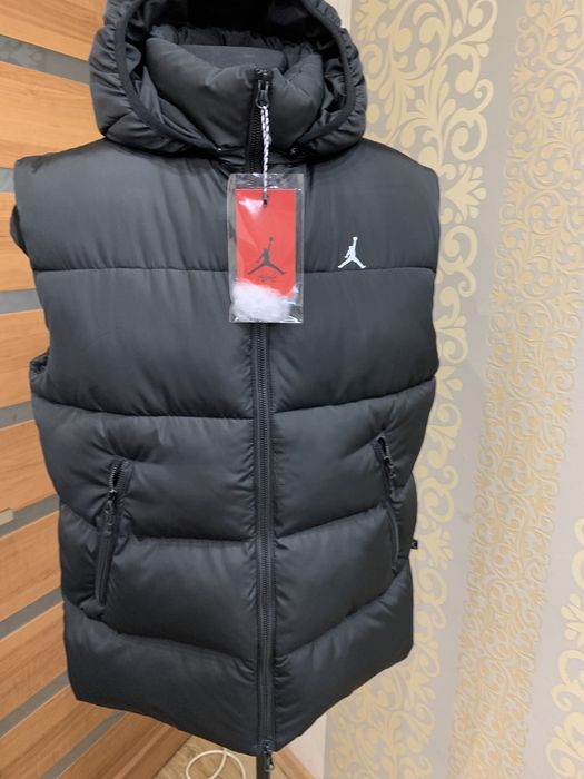 Жилет   Пуховой. Мужской  JORDAN  XS-XXL цвет хаки Черный
