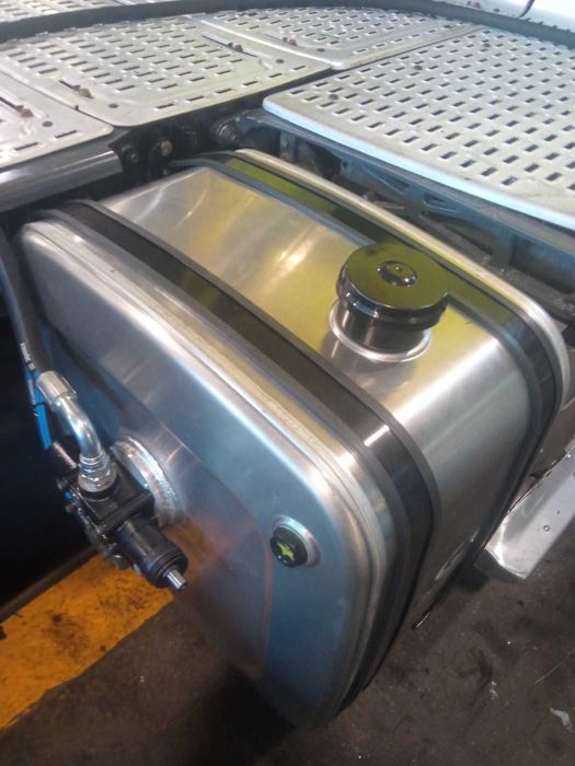 Гідроциліндри та гідравліка,купити комплект на тягач Hyva,Liwa,Binnoto